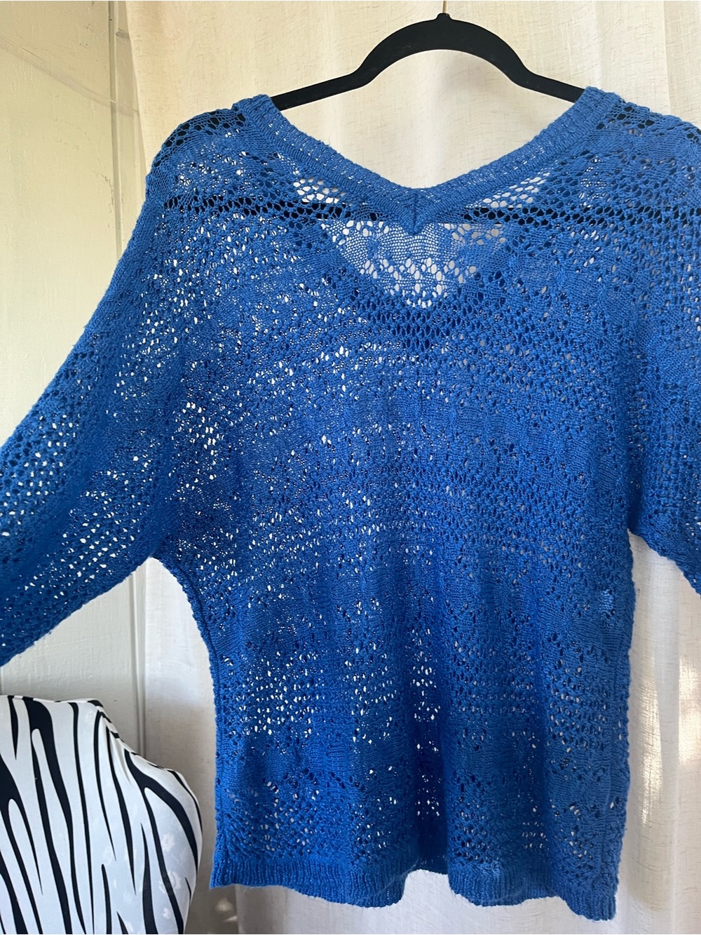 Open-Knit V-Neck drop off shoulder 3/4 sleeves Sweater M